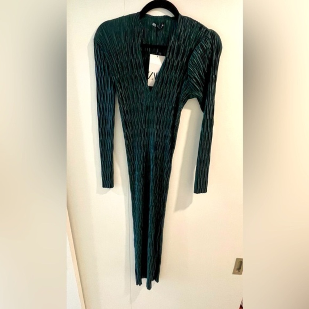 PLEATED MIDI DRESS GREEN - Picture 4 of 8